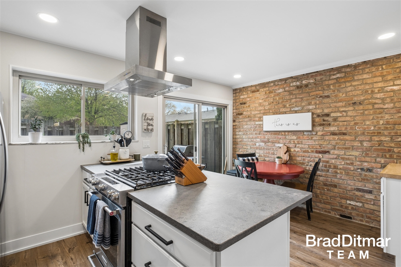 2436 Abbington Drive, Grand Rapids, MI, 49506-5402