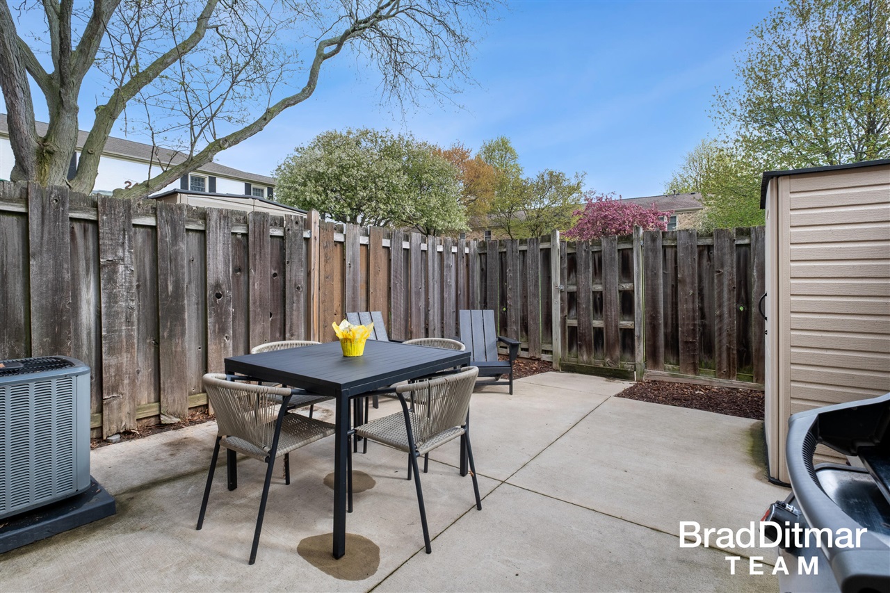 2436 Abbington Drive, Grand Rapids, MI, 49506-5402