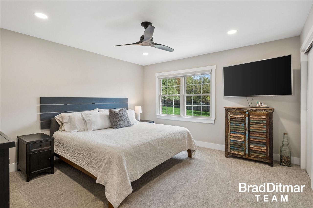 2436 Abbington Drive, Grand Rapids, MI, 49506-5402