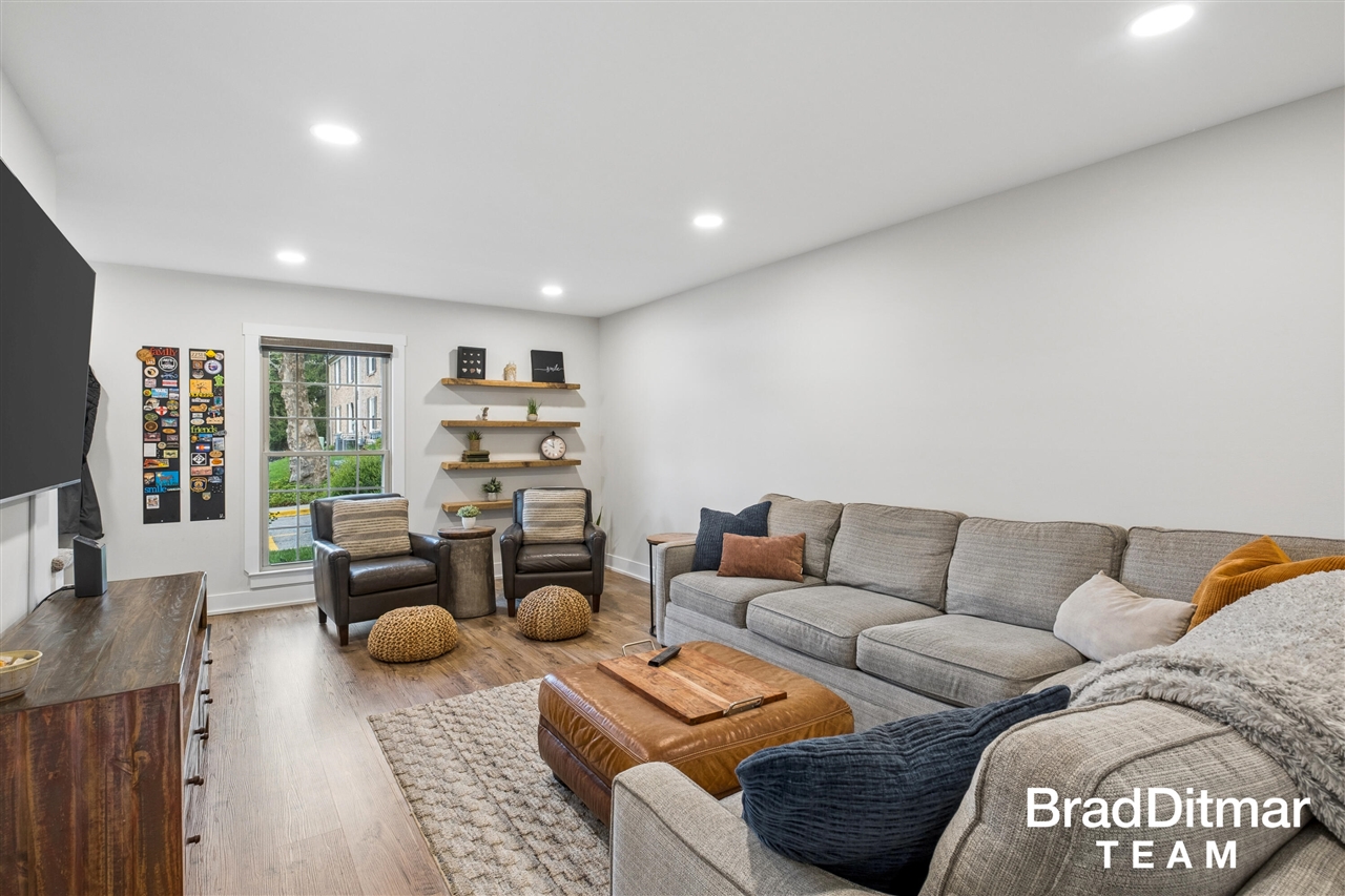 2436 Abbington Drive, Grand Rapids, MI, 49506-5402