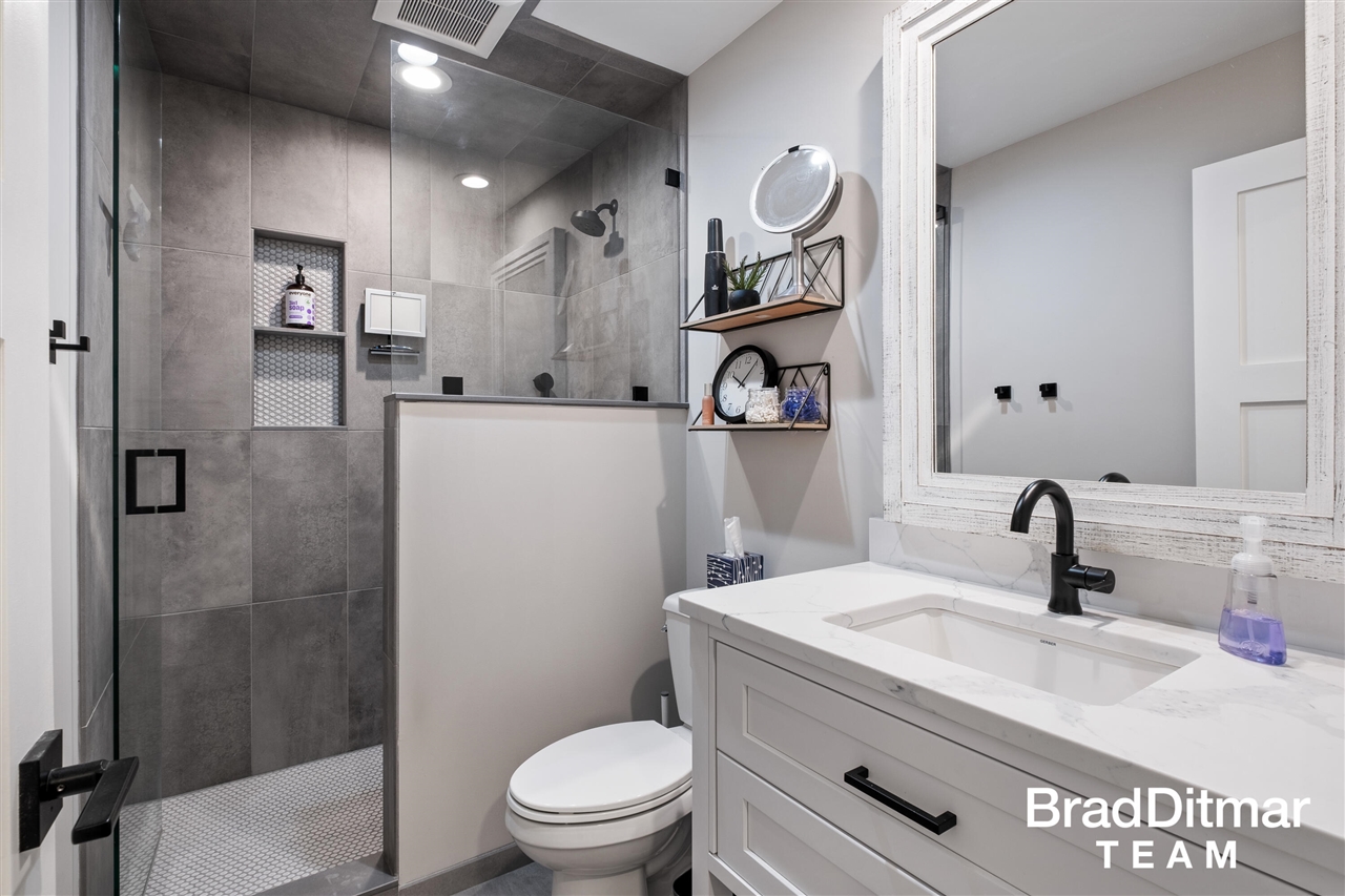 2436 Abbington Drive, Grand Rapids, MI, 49506-5402