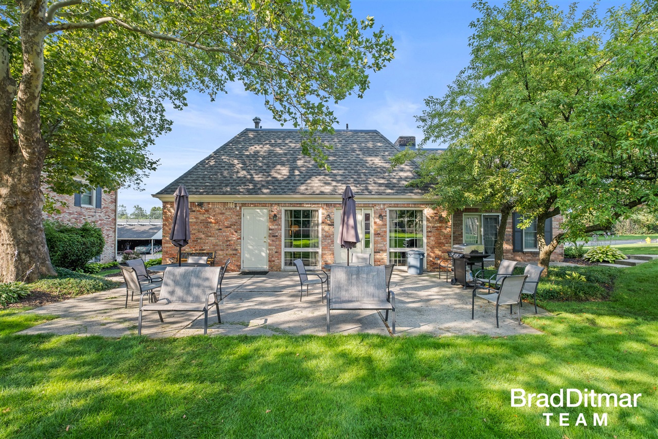 2436 Abbington Drive, Grand Rapids, MI, 49506-5402