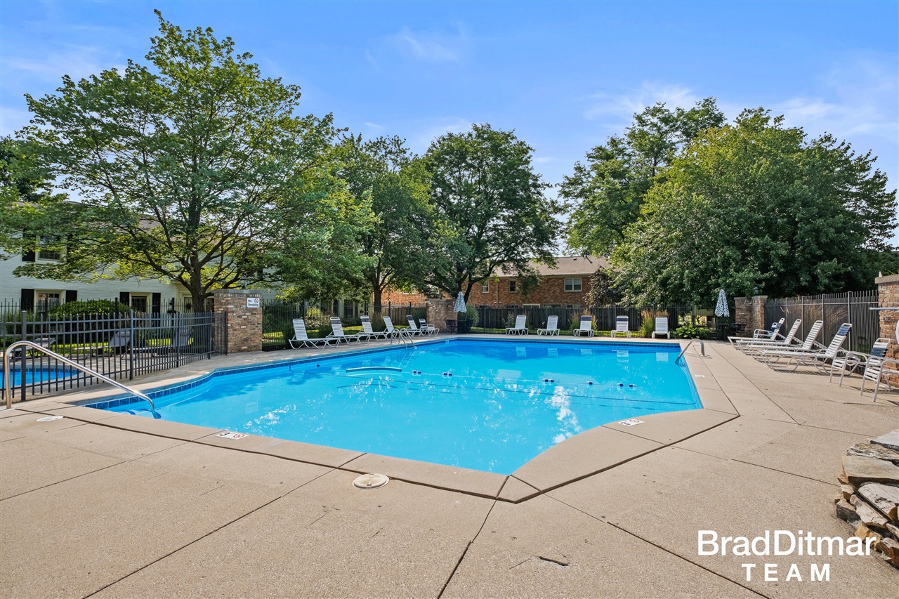 2436 Abbington Drive, Grand Rapids, MI, 49506-5402