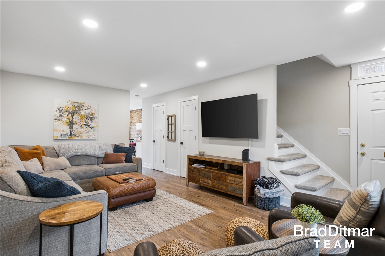 2436 Abbington Drive, Grand Rapids, MI, 49506-5402