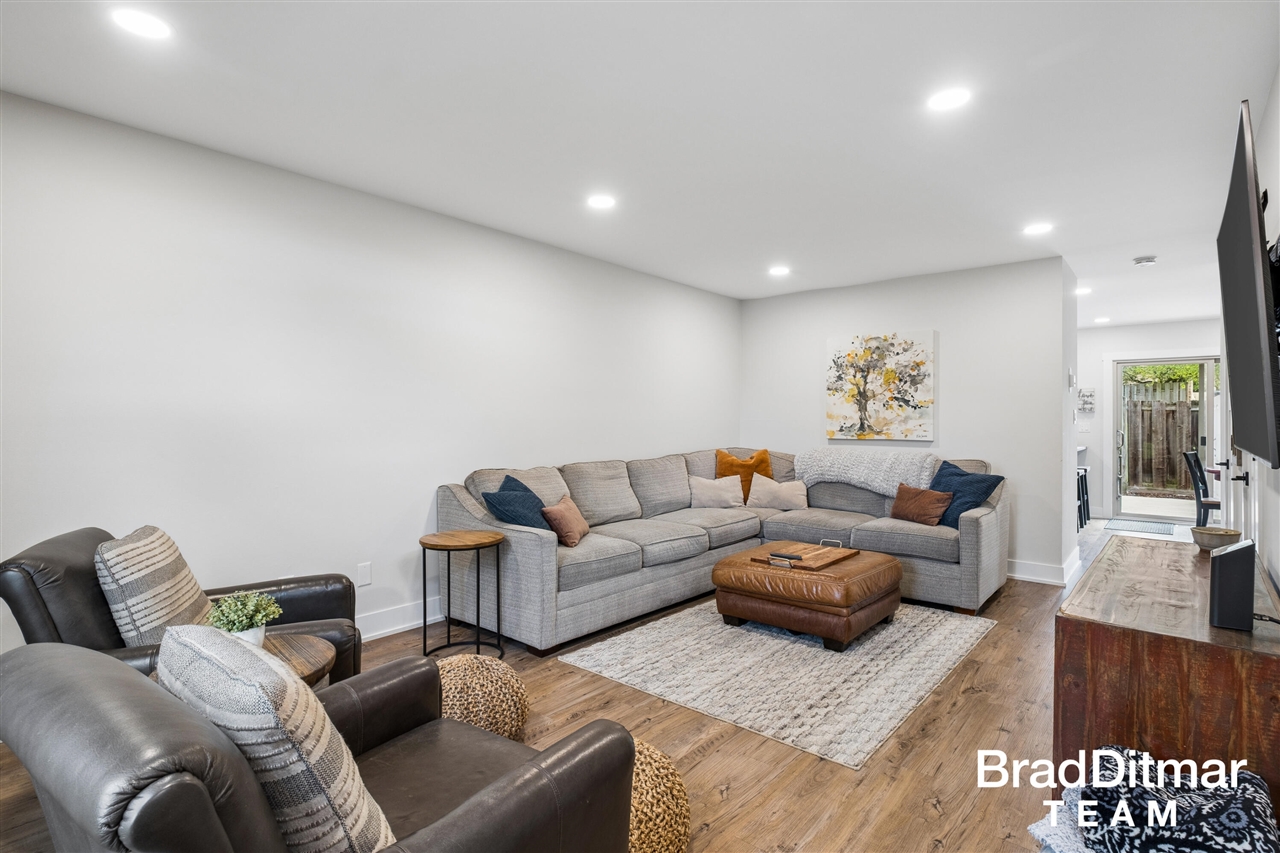 2436 Abbington Drive, Grand Rapids, MI, 49506-5402