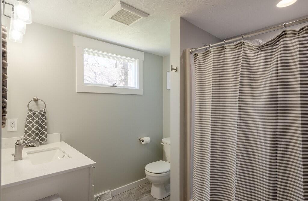 10877 Gun Lake Road, Middleville, MI, 49333-8787
