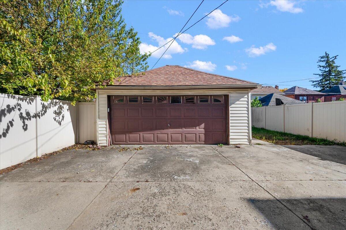 18942 Prairie Street, Detroit, MI, 48221-2136