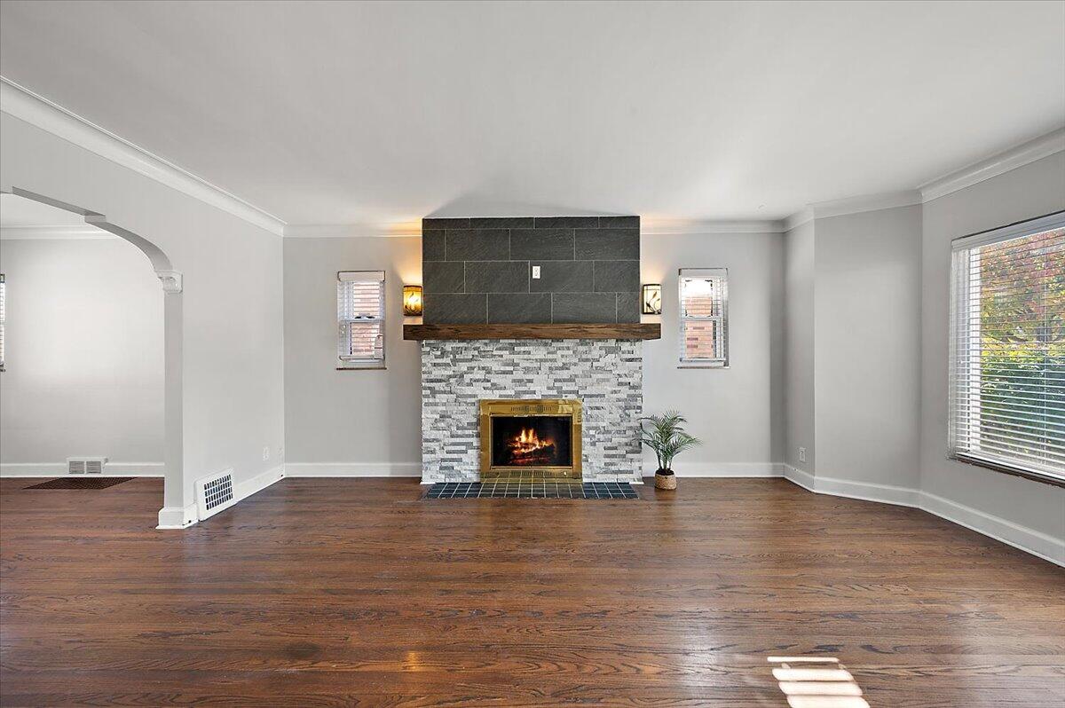 18942 Prairie Street, Detroit, MI, 48221-2136