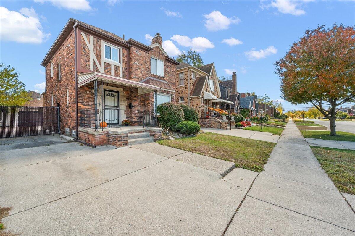 18942 Prairie Street, Detroit, MI, 48221-2136