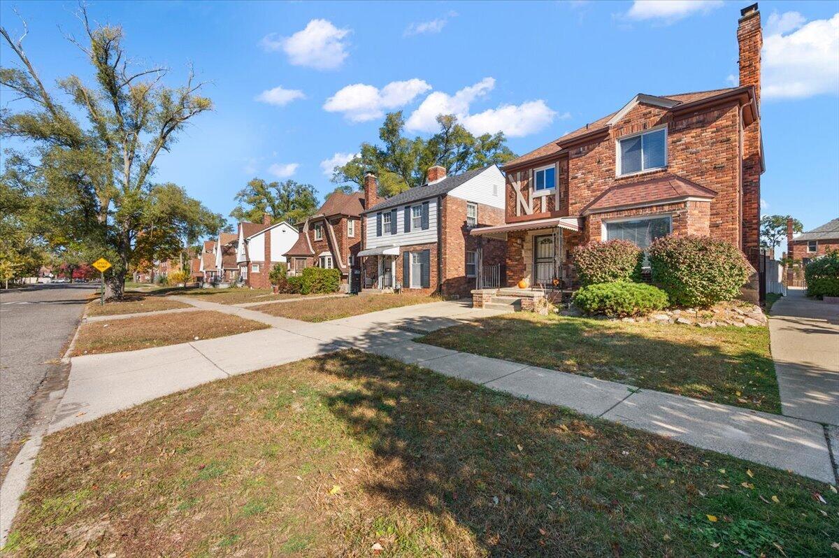 18942 Prairie Street, Detroit, MI, 48221-2136