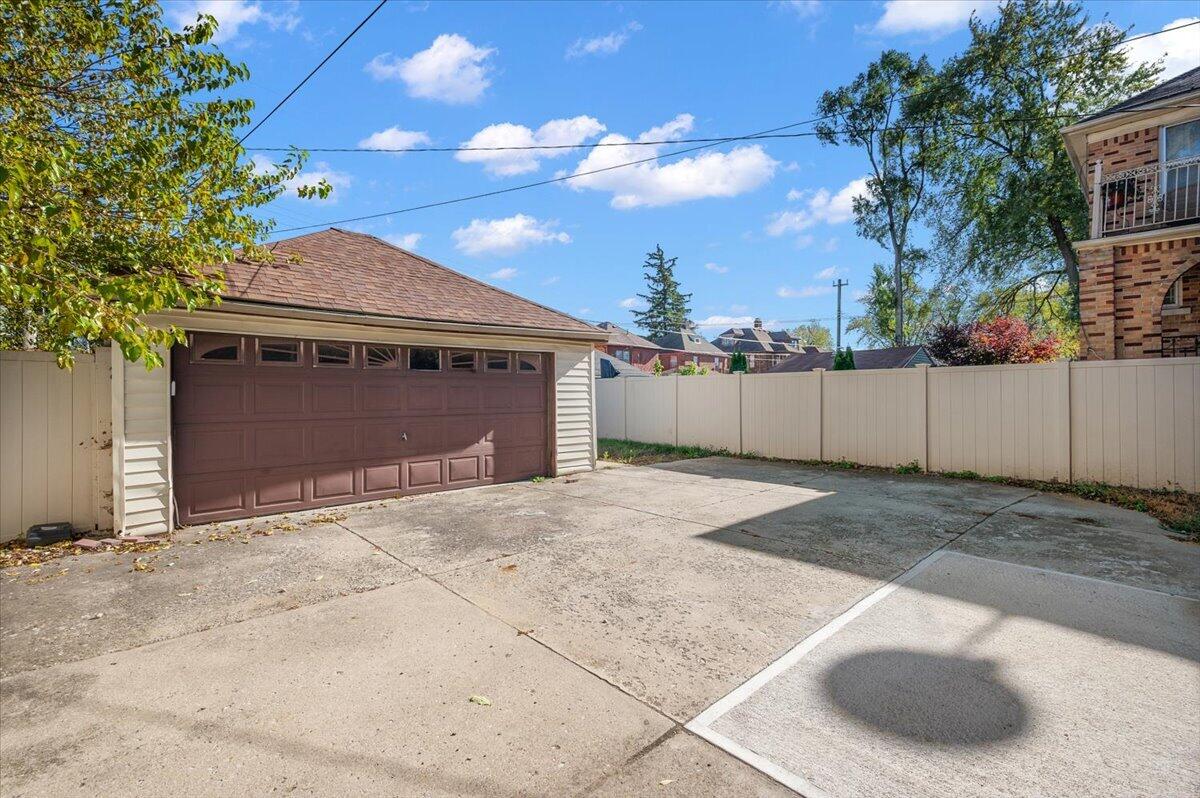 18942 Prairie Street, Detroit, MI, 48221-2136