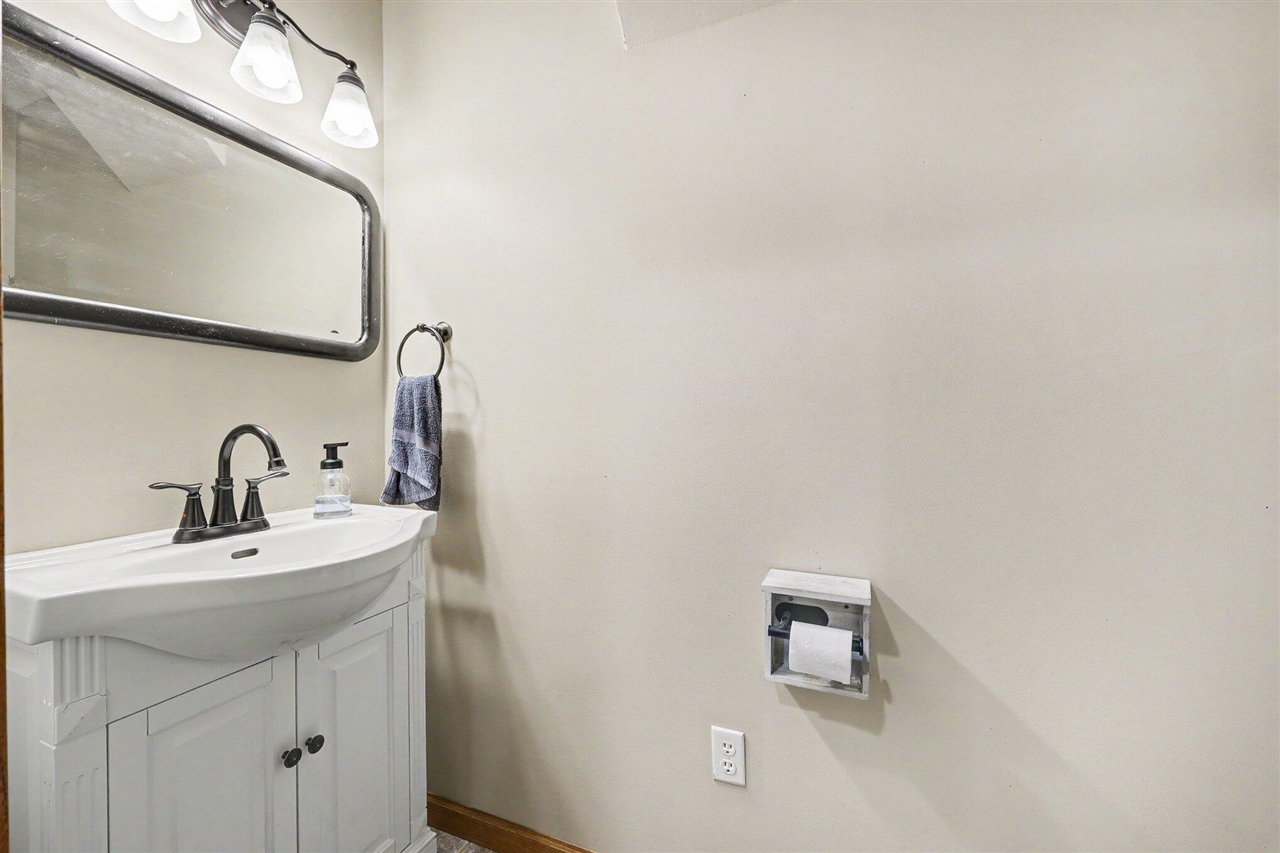 11596 Roepke Road, Gregory, MI, 48137-9642