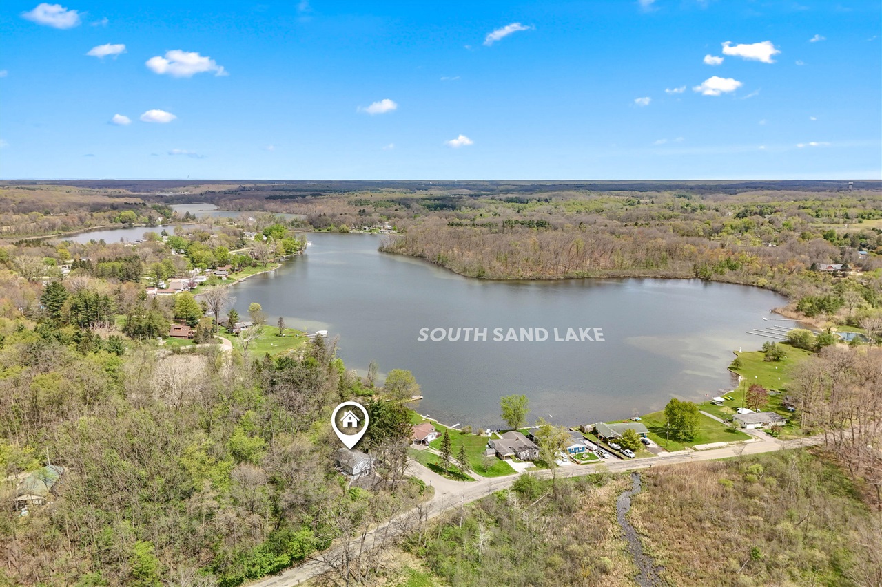Homes for sale in Hillsdale, MI | 1050 Earlyn Dr, Hillsdale, MI 49242 | MLS# 70529634