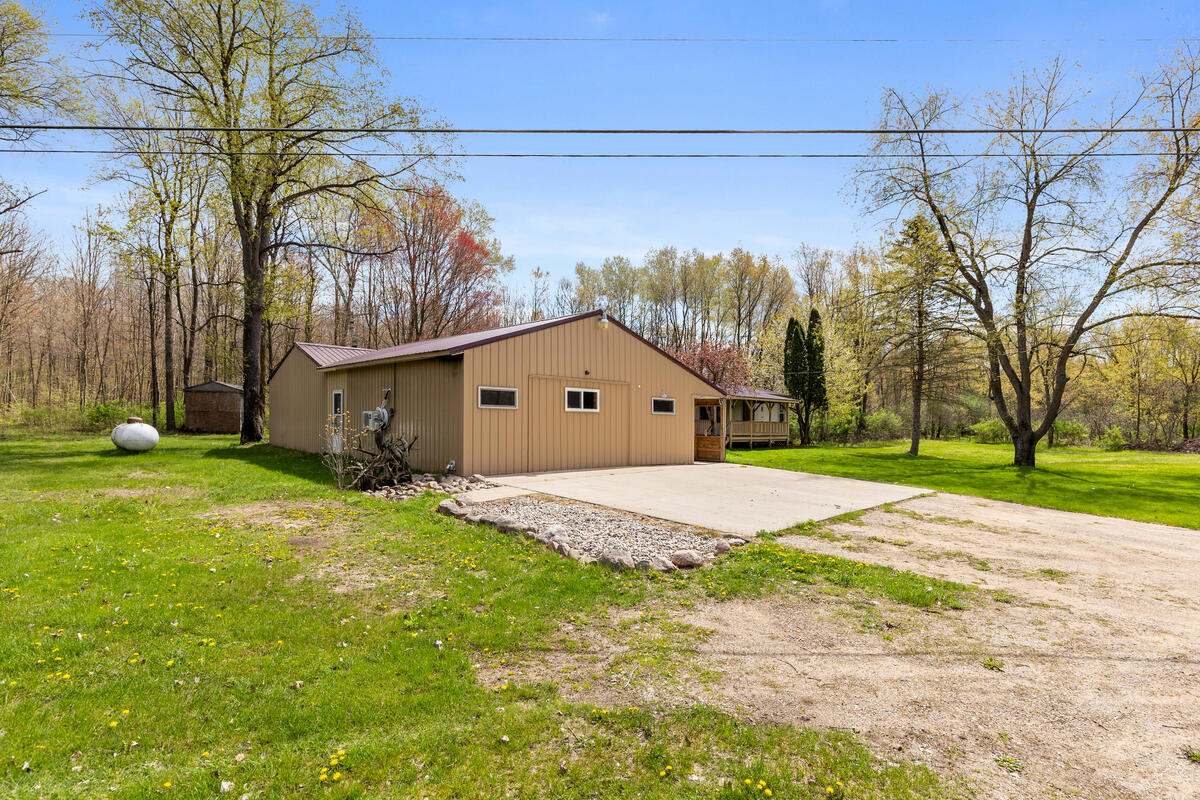 3rd image of 11718 Federal Rd, Morley, MI 49336 | MLS# 70529656
