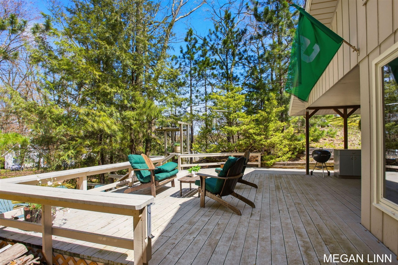 7135 Lakeshore Avenue, West Olive, MI, 49460-9202