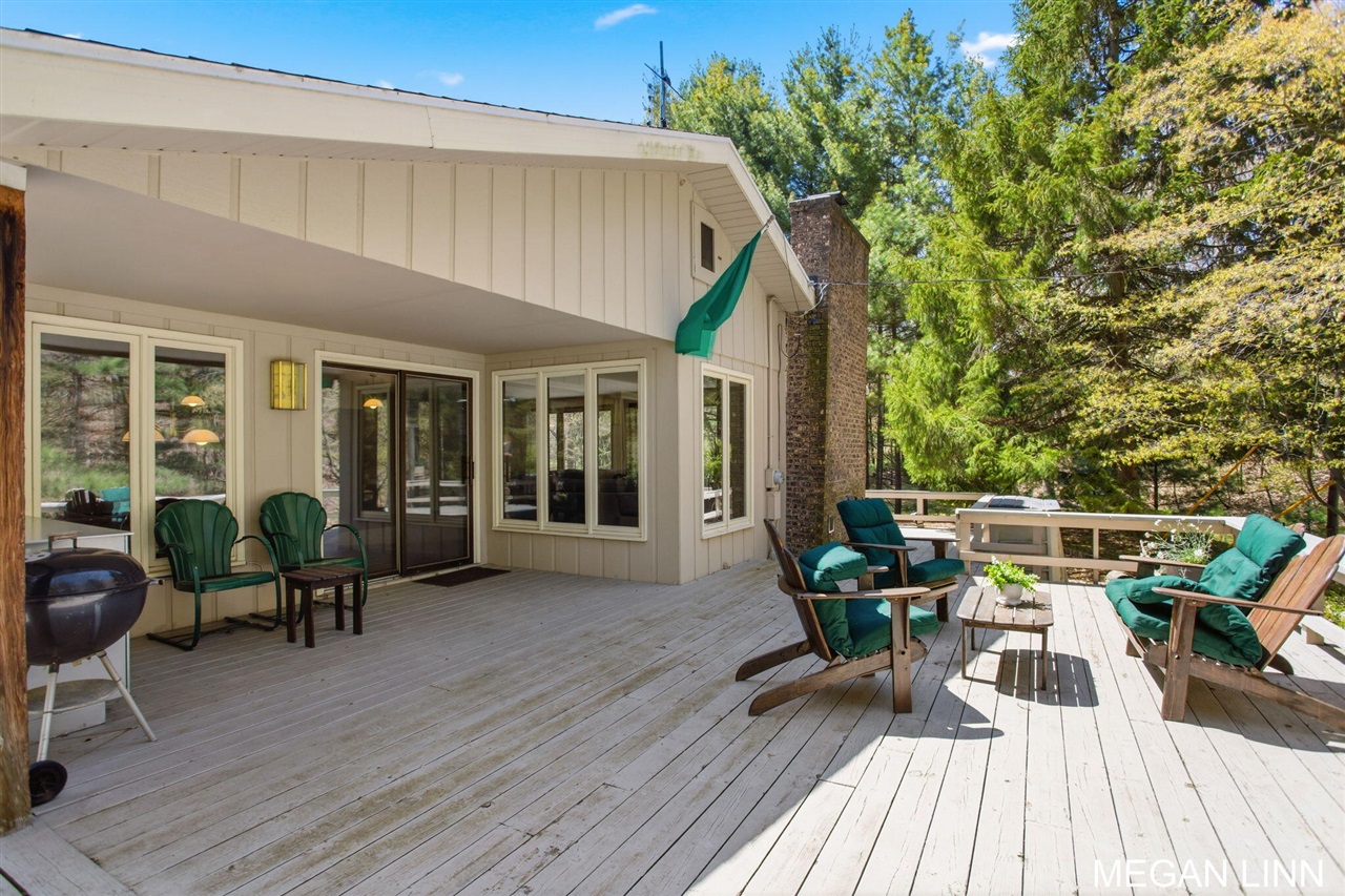 7135 Lakeshore Avenue, West Olive, MI, 49460-9202