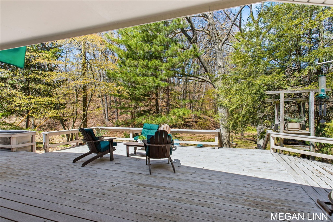 7135 Lakeshore Avenue, West Olive, MI, 49460-9202