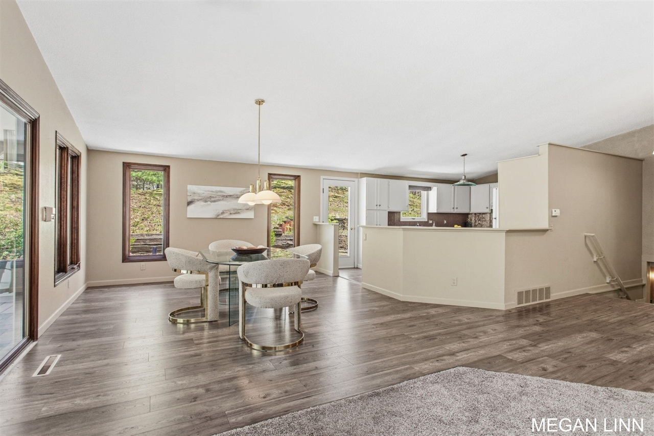 7135 Lakeshore Avenue, West Olive, MI, 49460-9202