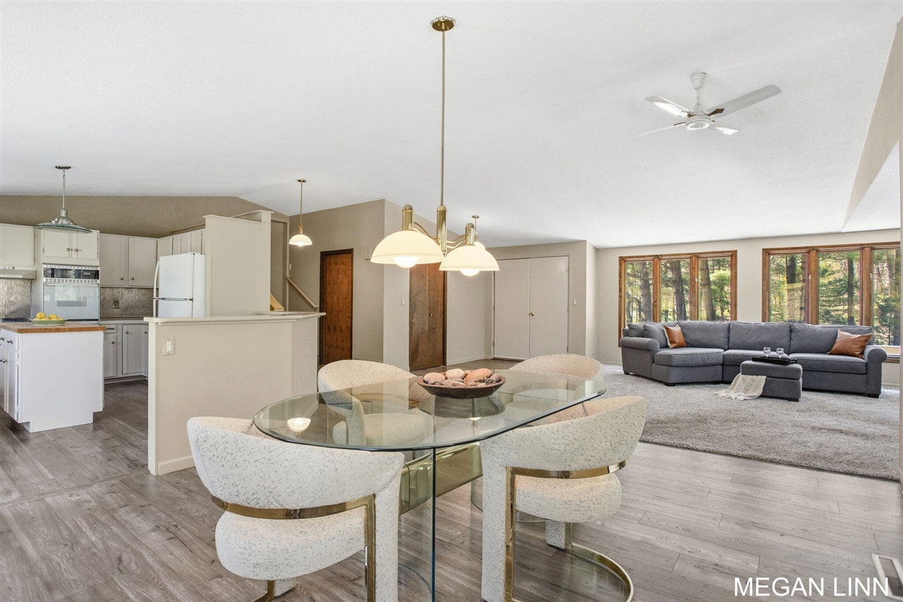 7135 Lakeshore Avenue, West Olive, MI, 49460-9202