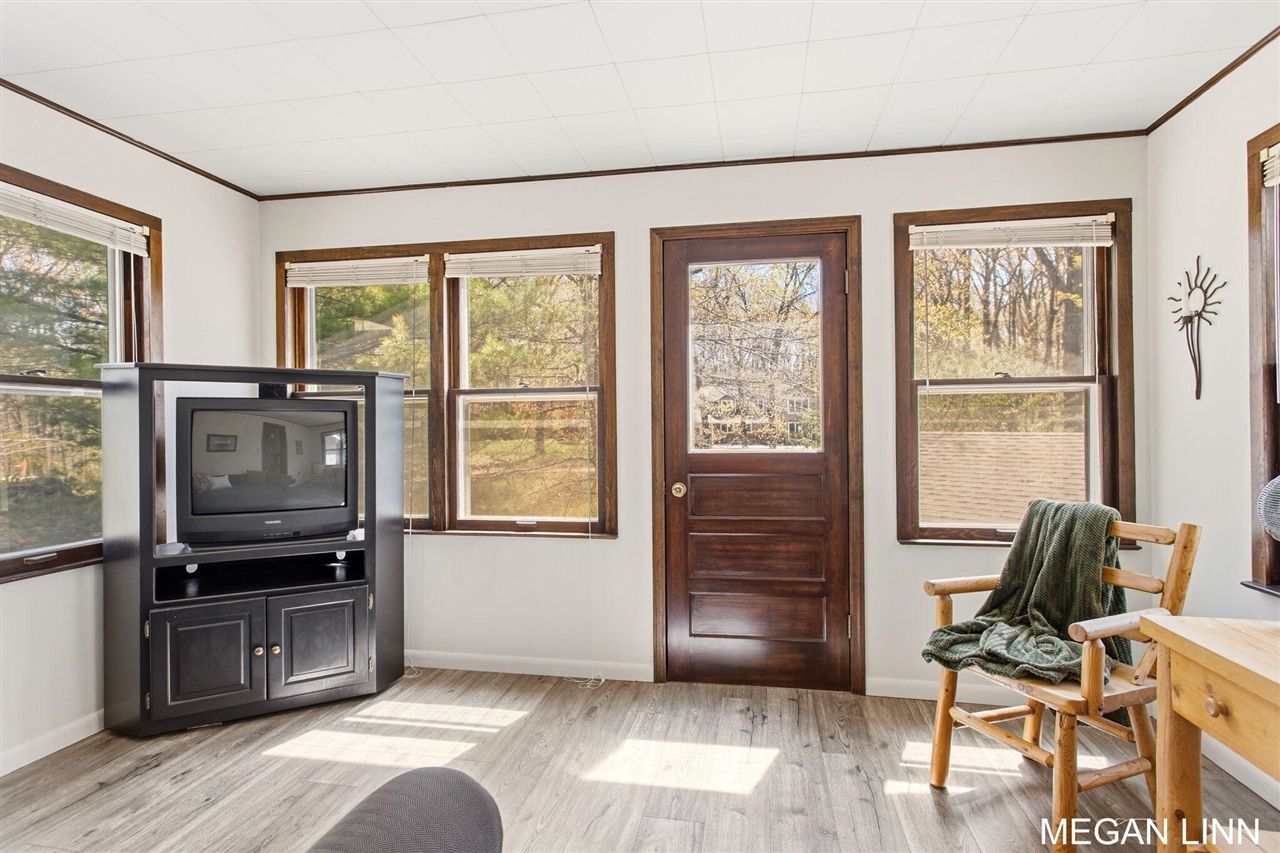 7135 Lakeshore Avenue, West Olive, MI, 49460-9202
