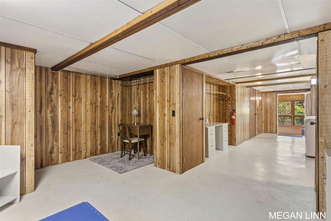 7135 Lakeshore Avenue, West Olive, MI, 49460-9202