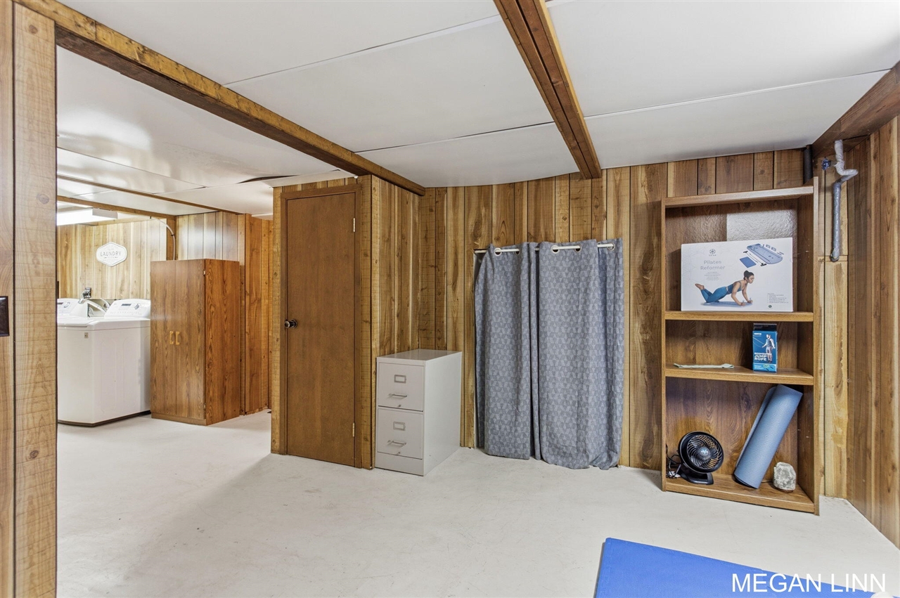 7135 Lakeshore Avenue, West Olive, MI, 49460-9202