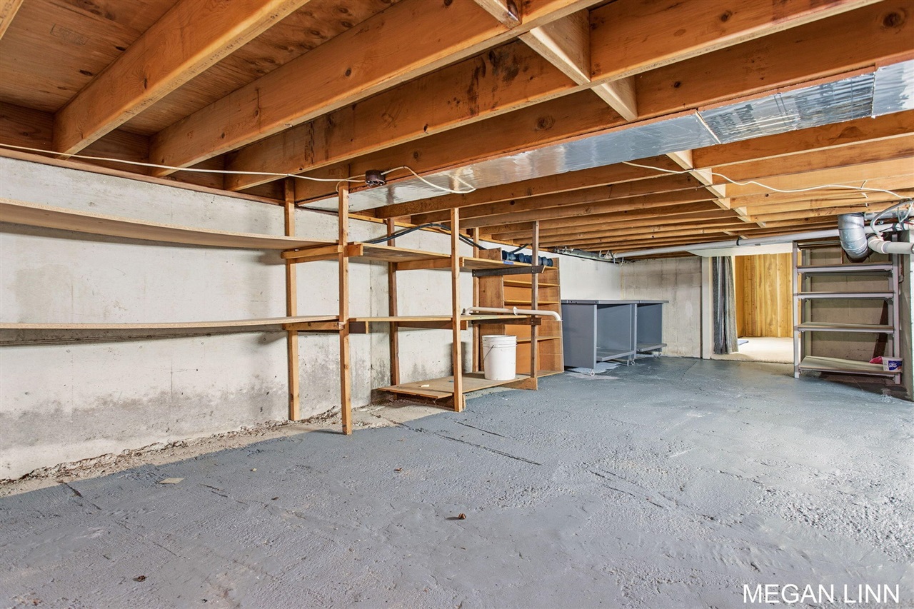 7135 Lakeshore Avenue, West Olive, MI, 49460-9202