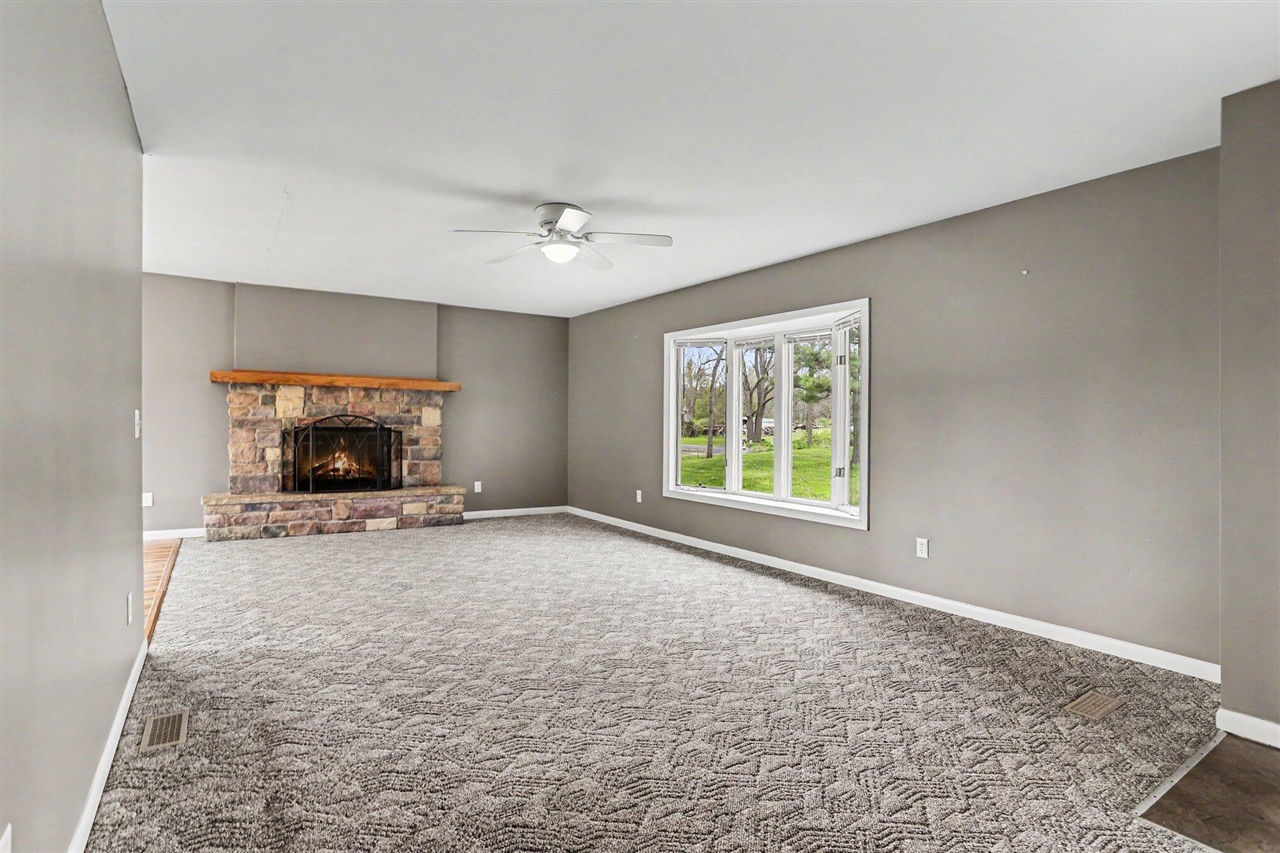 26689 28th Avenue, Gobles, MI, 49055-9232
