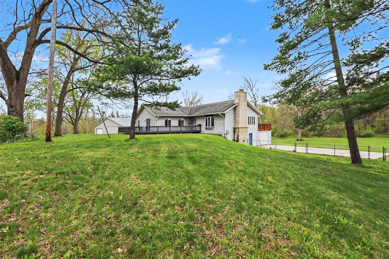 26689 28th Avenue, Gobles, MI, 49055-9232