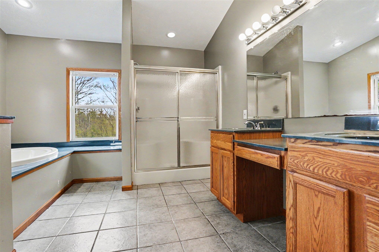 26689 28th Avenue, Gobles, MI, 49055-9232