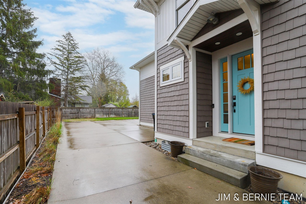 153 Elizabeth Street, Saugatuck, MI, 49453-9656