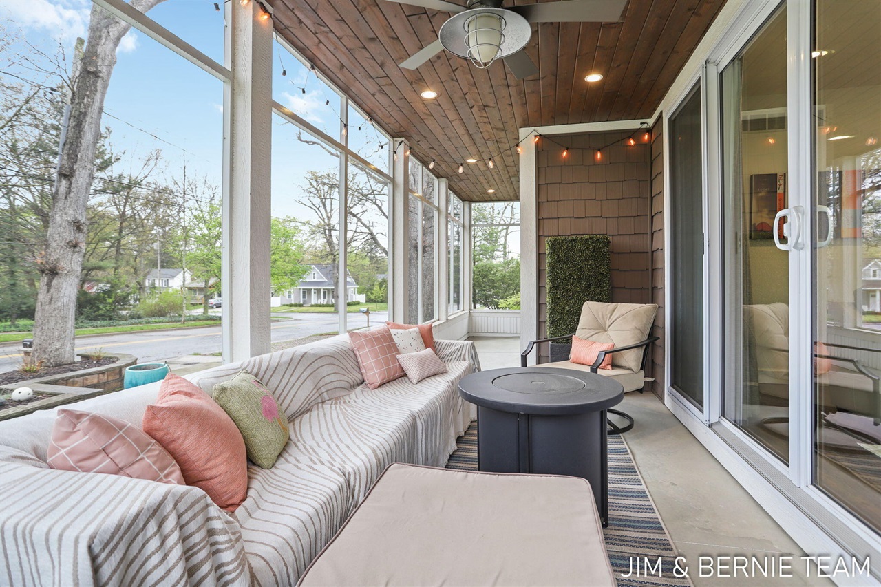 153 Elizabeth Street, Saugatuck, MI, 49453-9656