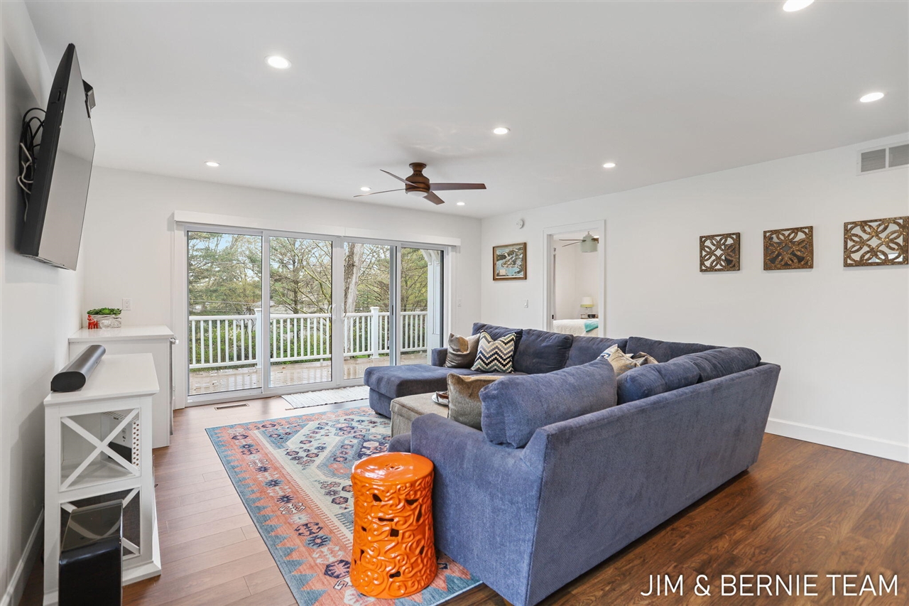 153 Elizabeth Street, Saugatuck, MI, 49453-9656
