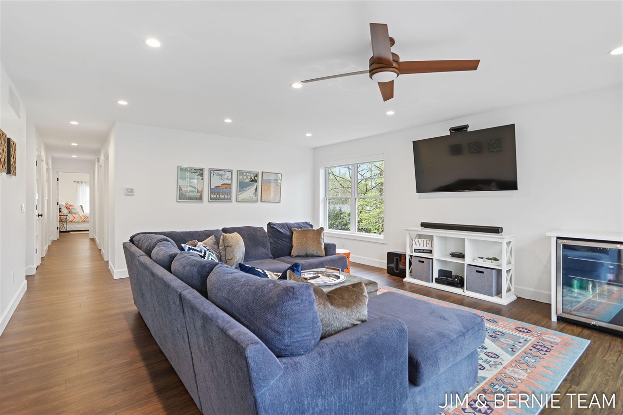 153 Elizabeth Street, Saugatuck, MI, 49453-9656