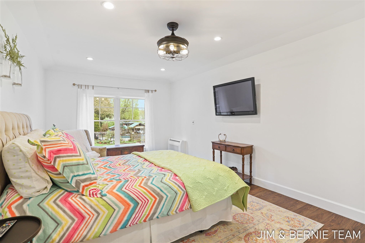 153 Elizabeth Street, Saugatuck, MI, 49453-9656
