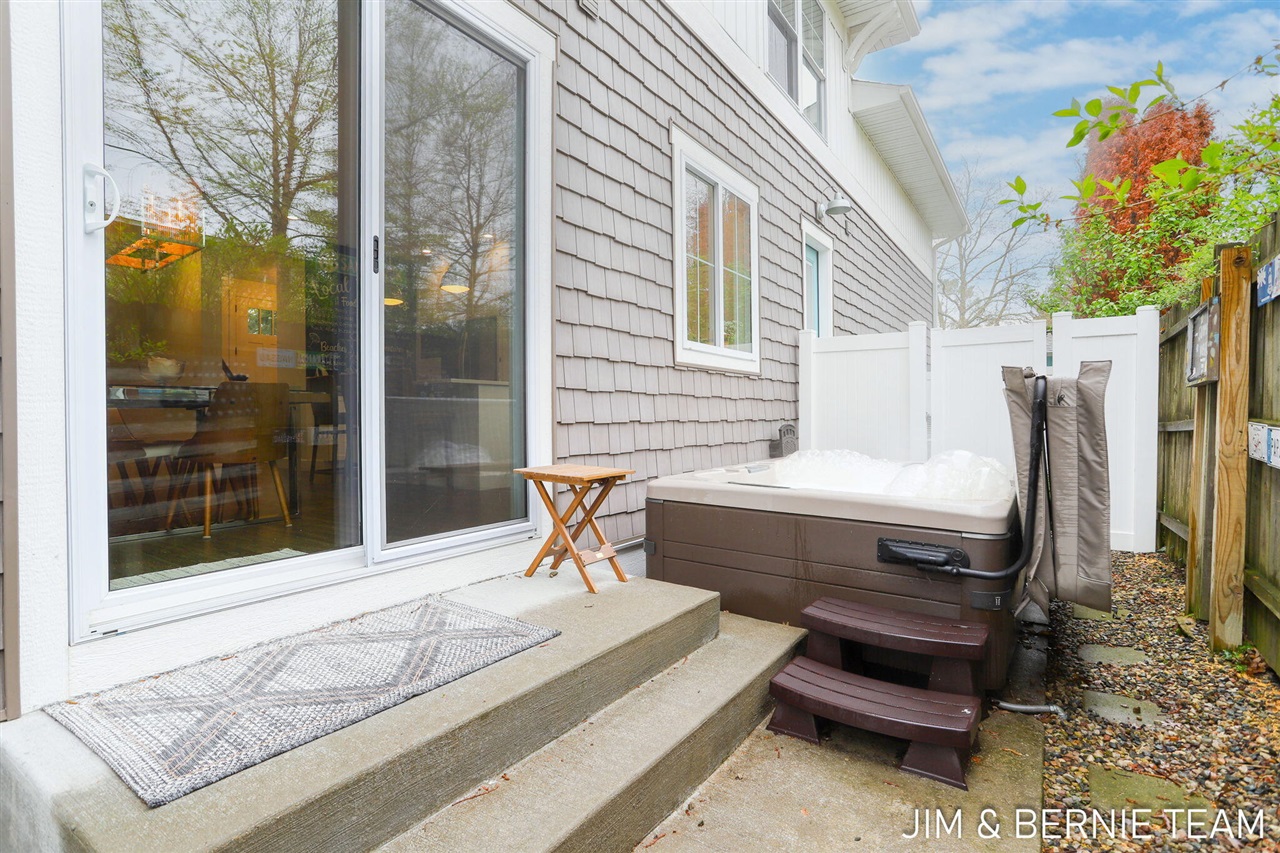153 Elizabeth Street, Saugatuck, MI, 49453-9656