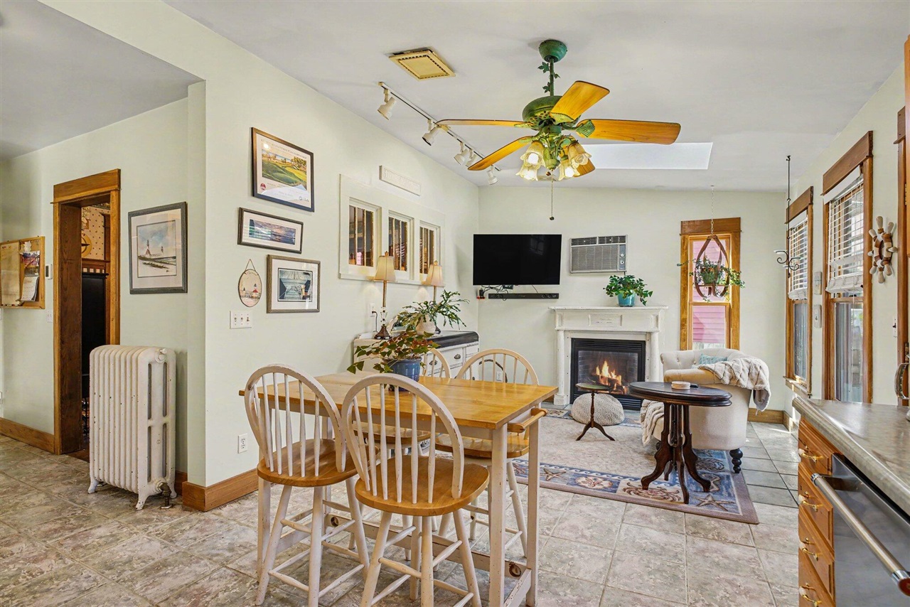 1019 Pearl Street, Saint Joseph, MI, 49085-1351