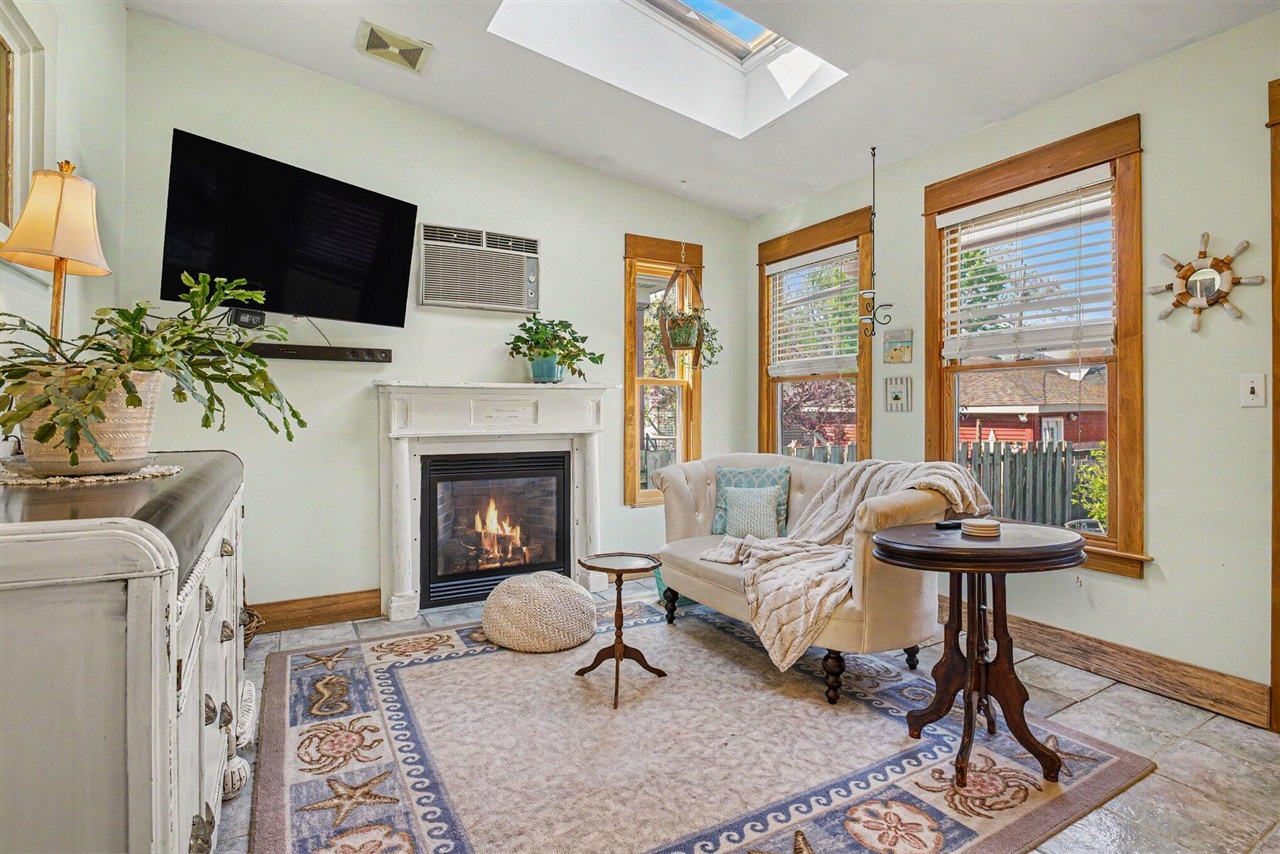 1019 Pearl Street, Saint Joseph, MI, 49085-1351