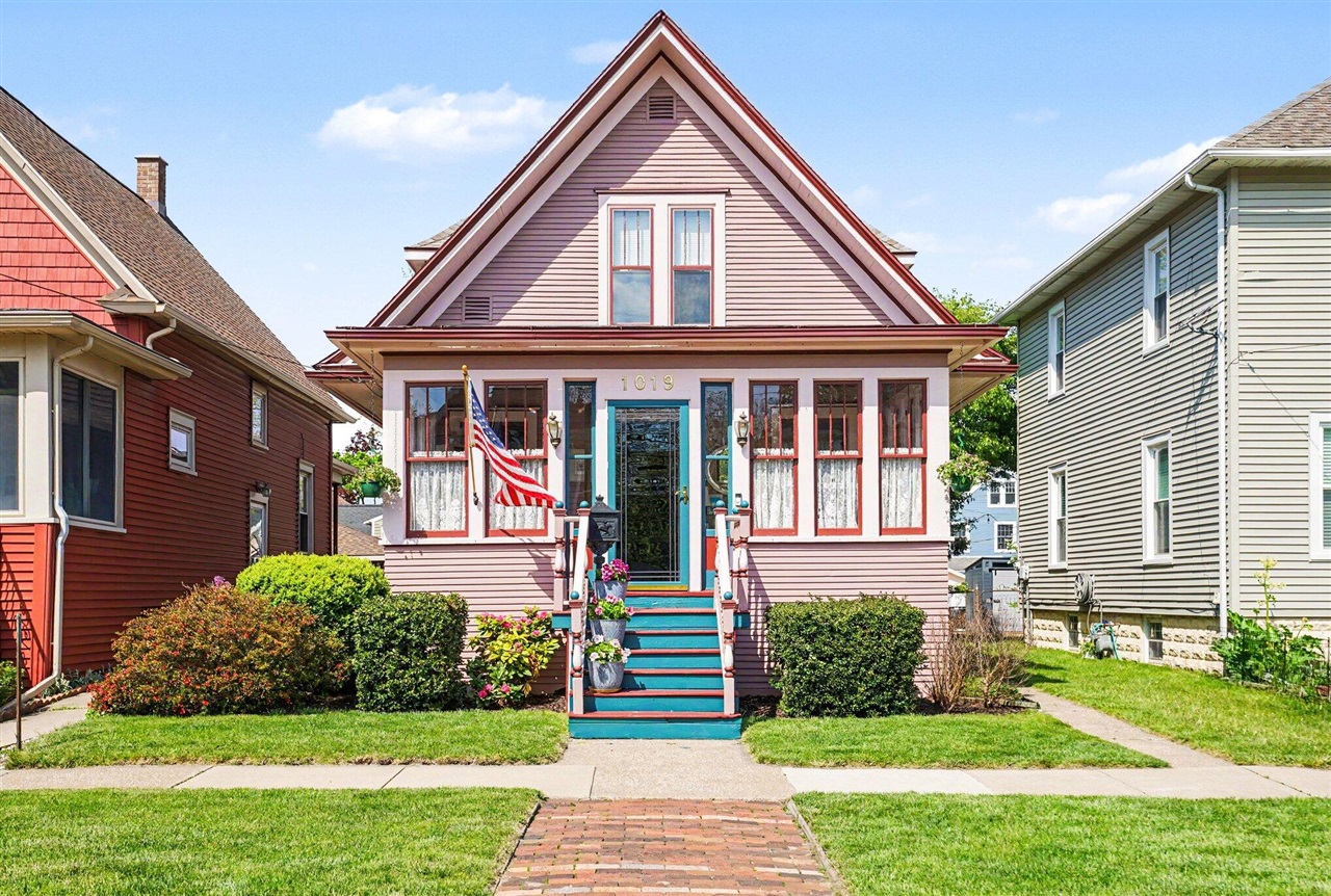 1019 Pearl Street, Saint Joseph, MI, 49085-1351