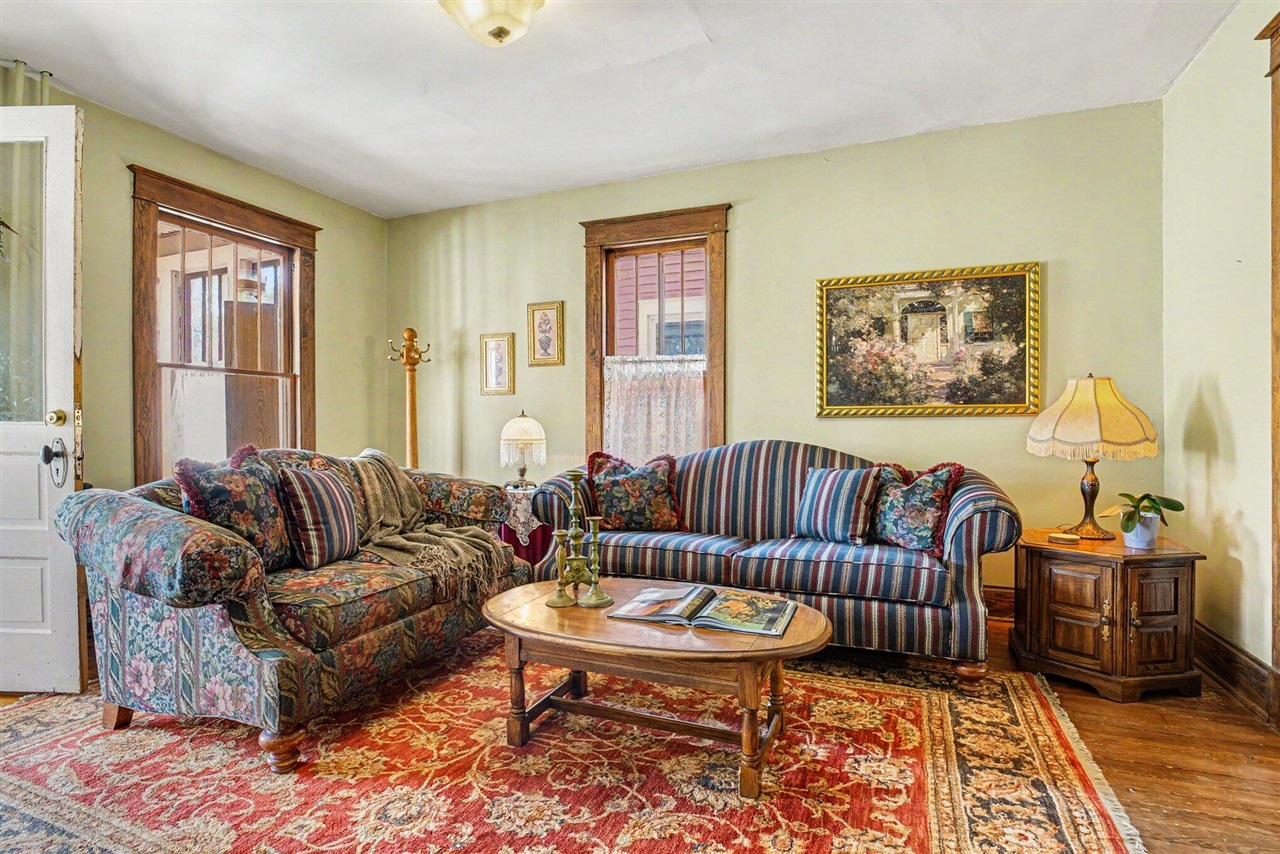 1019 Pearl Street, Saint Joseph, MI, 49085-1351