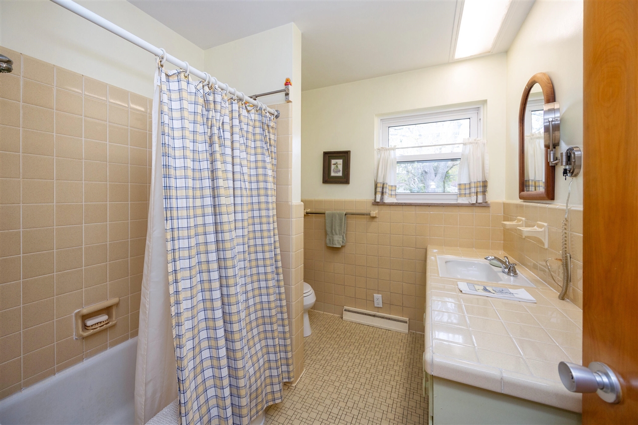 1516 Glen Leven Road, Ann Arbor, MI, 48103-5720