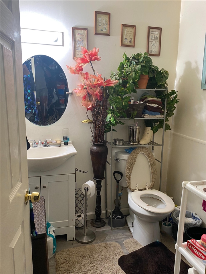 20164 Yacama Avenue, Highland Park, MI, 48203-1121