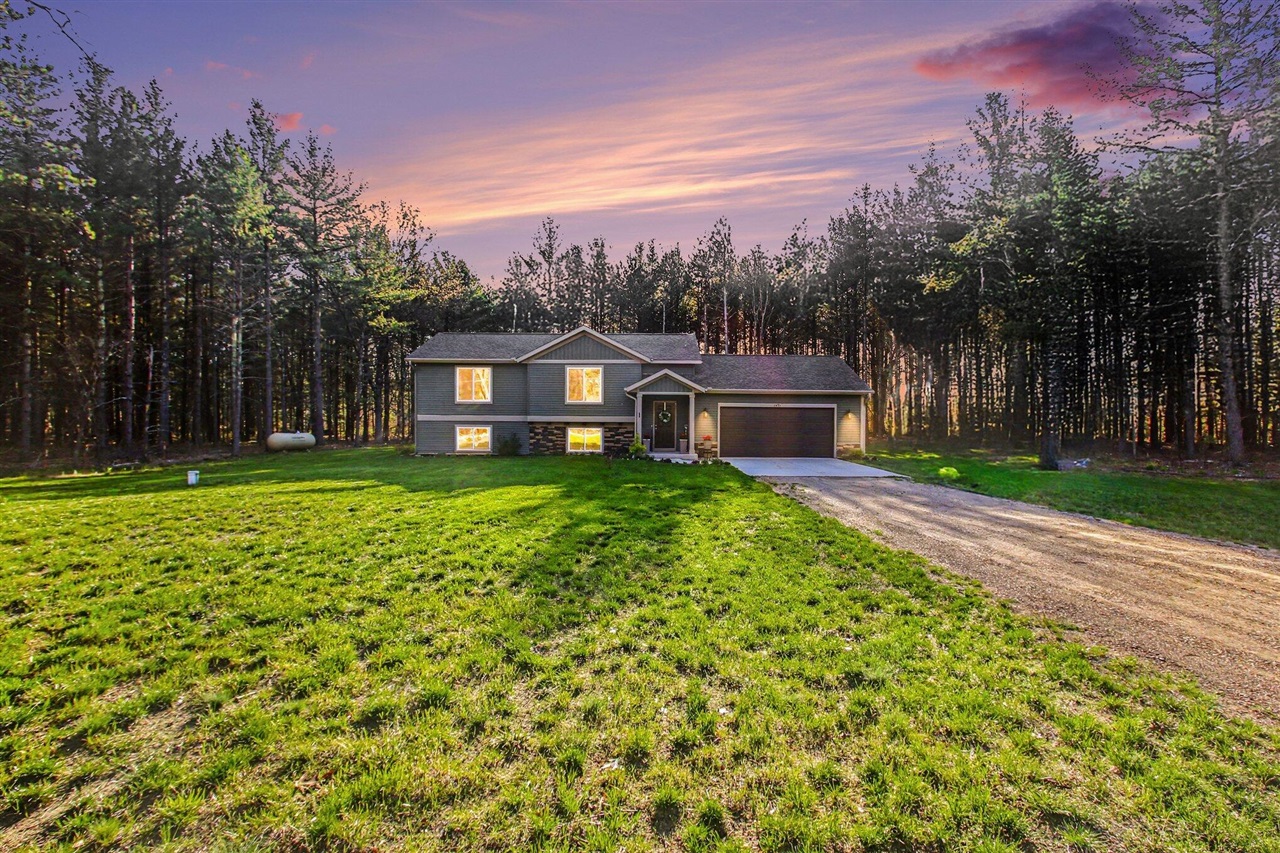 683 Goldfinch Lane, Milan, MI, 48160 1598