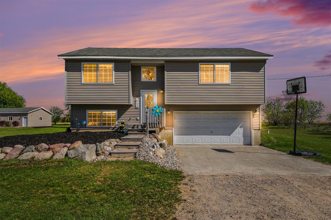 7864 County Farm Road, Greenville, MI, 48838-9774