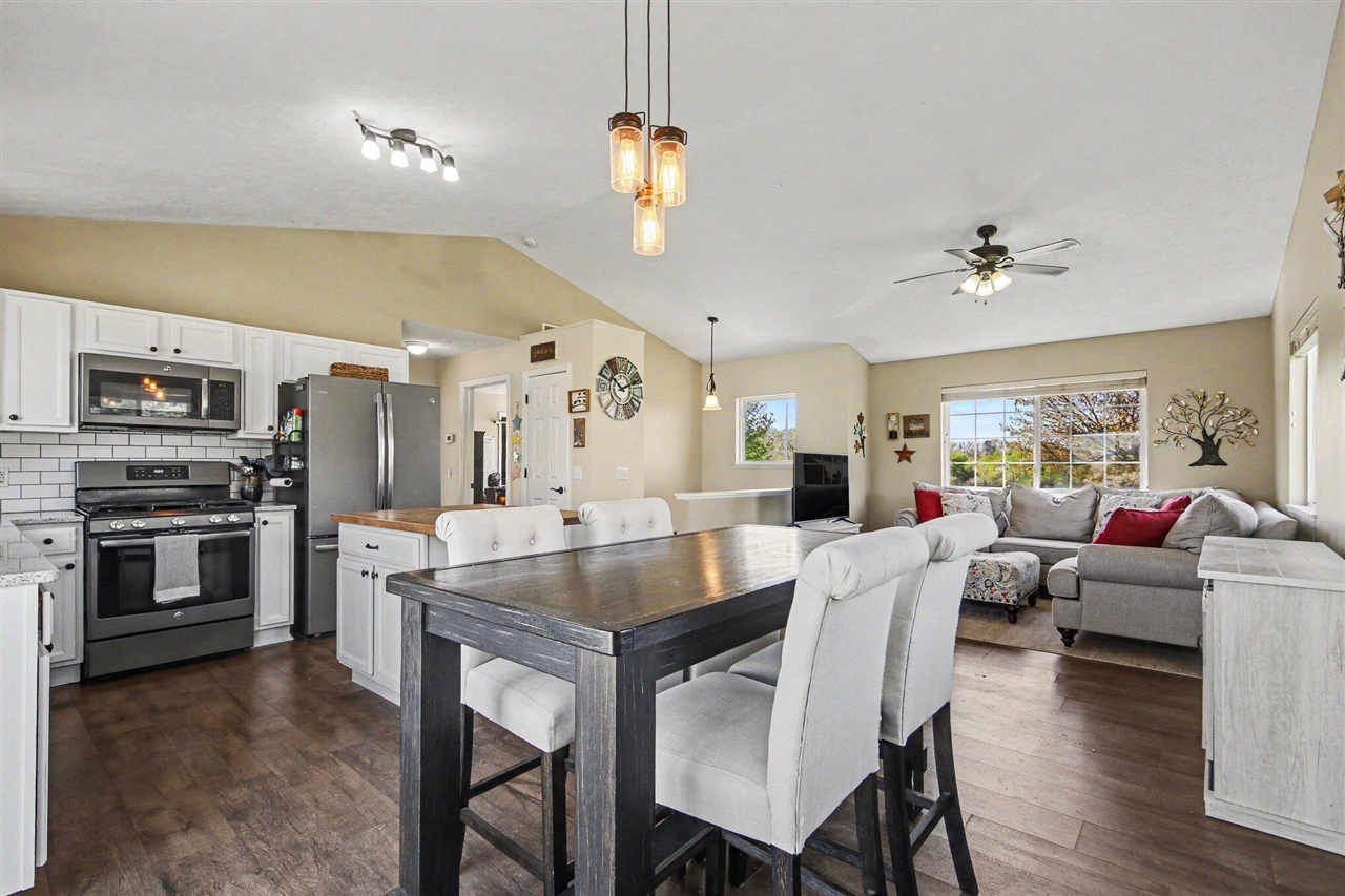 7864 County Farm Road, Greenville, MI, 48838-9774