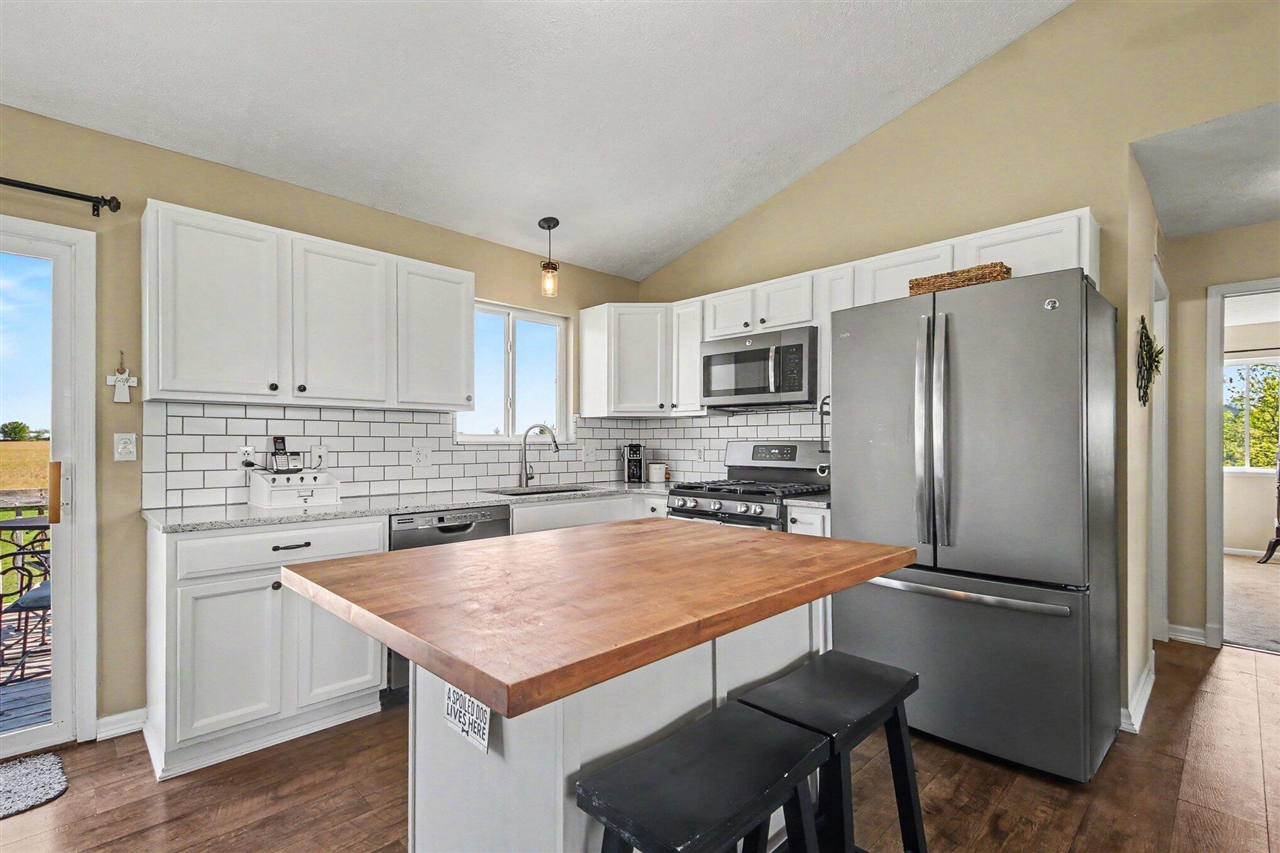 7864 County Farm Road, Greenville, MI, 48838-9774