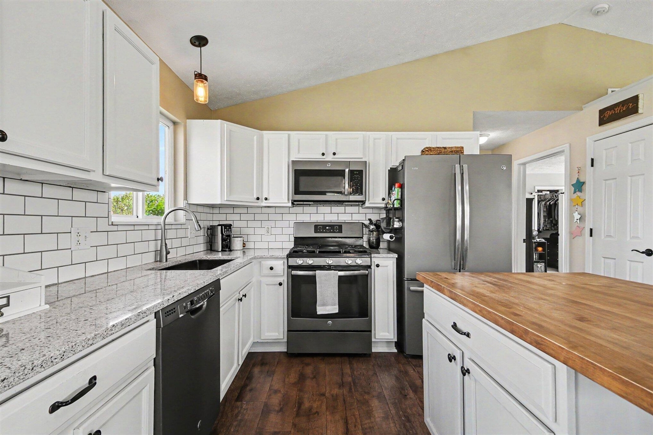 7864 County Farm Road, Greenville, MI, 48838-9774