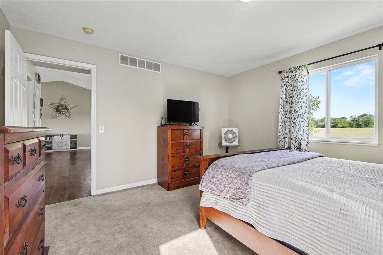 7864 County Farm Road, Greenville, MI, 48838-9774