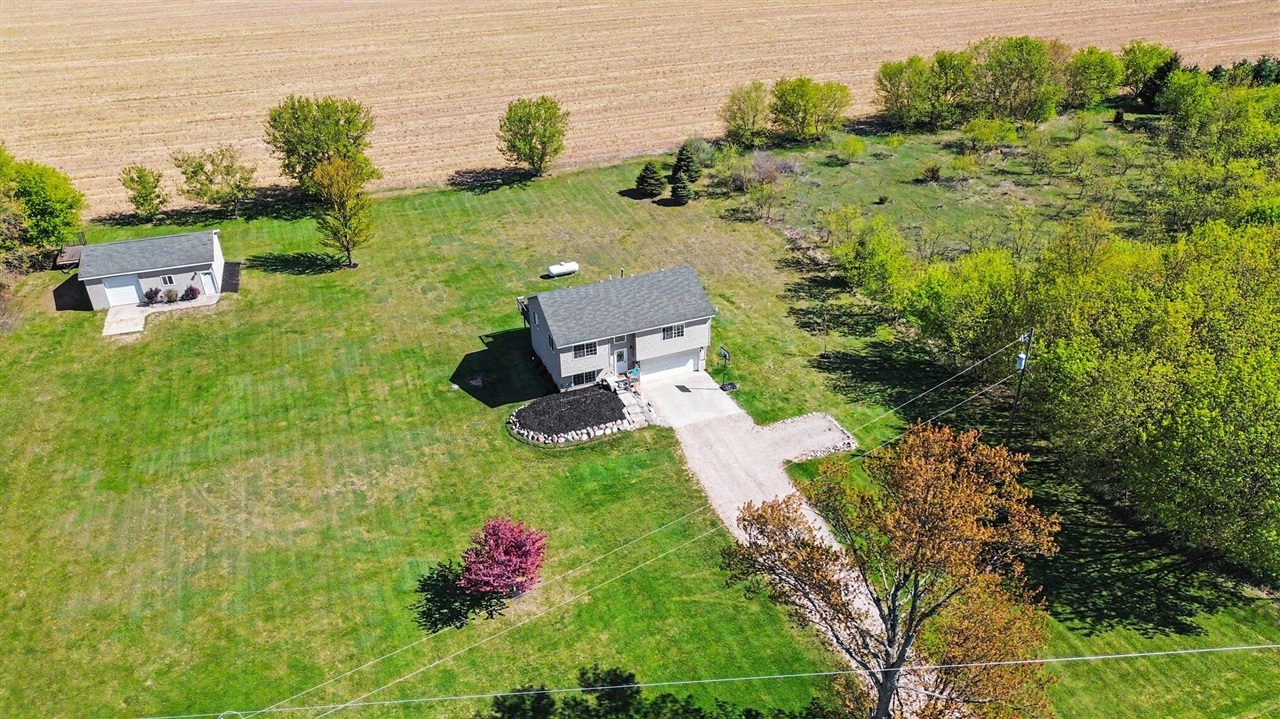 7864 County Farm Road, Greenville, MI, 48838-9774