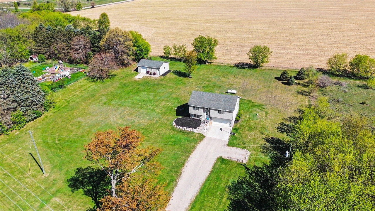 7864 County Farm Road, Greenville, MI, 48838-9774
